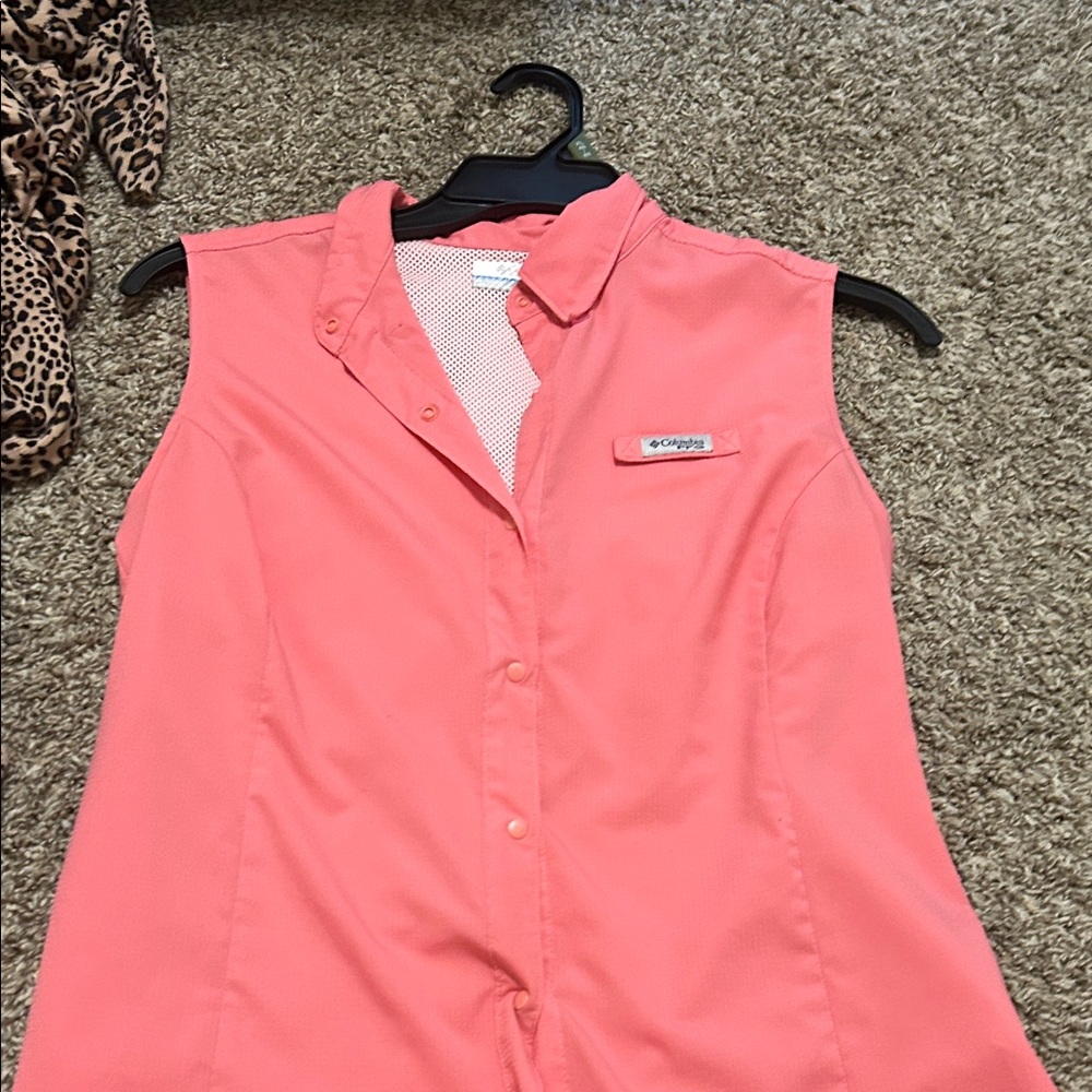 Columbia Women's Button Down Coral Shirt